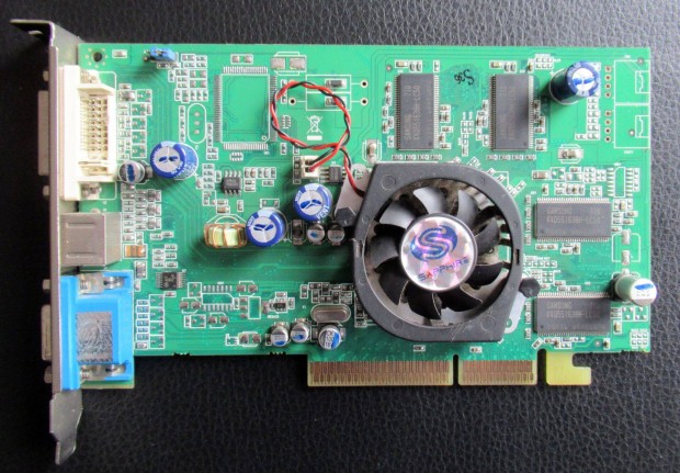 Sapphire ATI Radeon 9600 XT 256MB AGP VGA