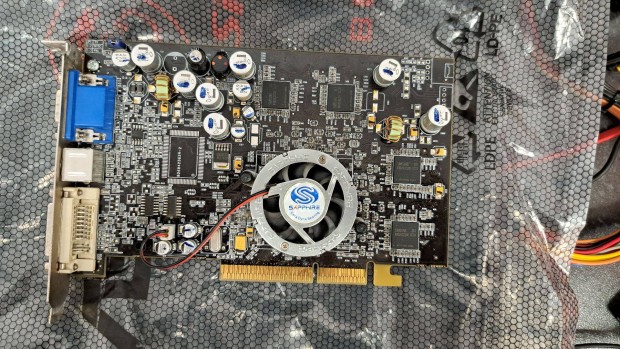 Sapphire Radeon 9600XT 128MB agp-s vga elad!