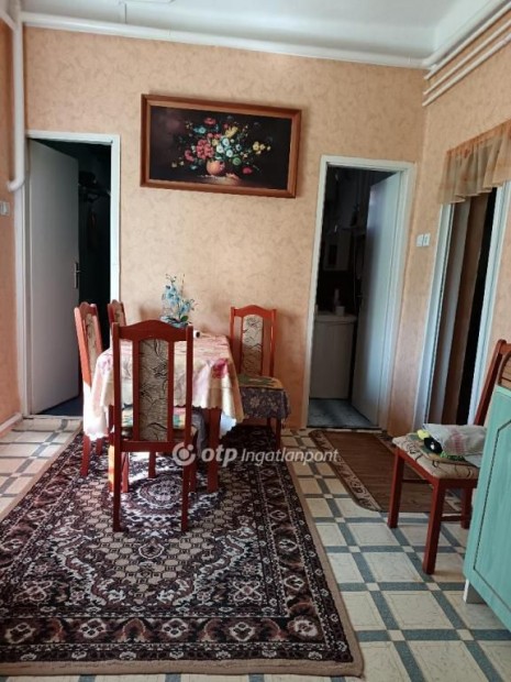 S�r�ndi elad� 60 nm-es h�z