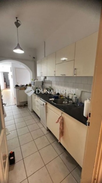 S�rbog�rdi 140 nm-es h�z elad�