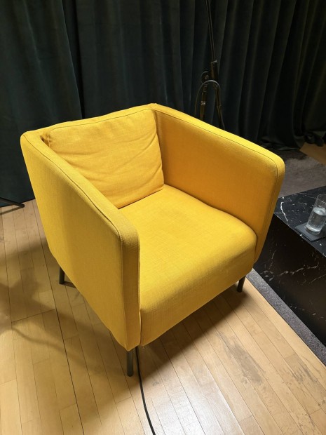S�rga IKEA fotel (2 db elad�)