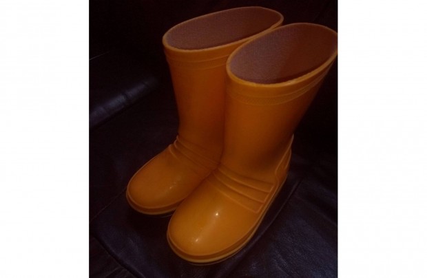 S�rga gumicsizma 25-�s elad�