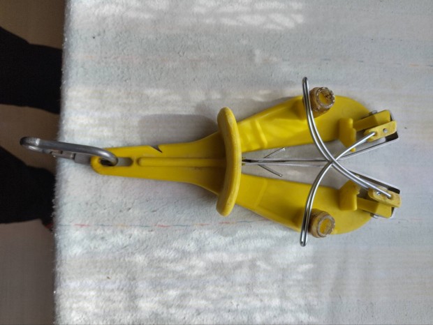 Srga hentes csetteg elad, s flia keszty.