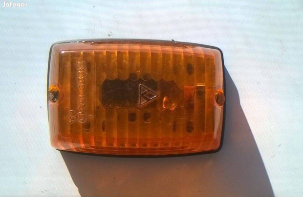 S�rga vagy feh�r b�r�s sz�less�g vagy oldaljelz� l�mpa