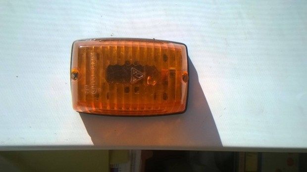 Sárga vagy fehér búrás szélesség vagy oldaljelző lámpa ,retro
