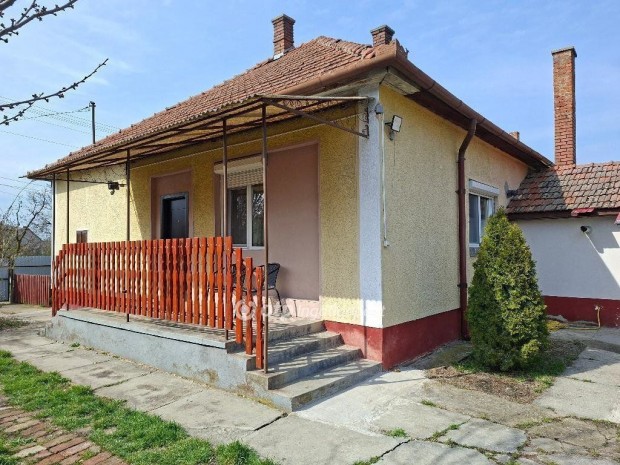 Sarkad teleki r�sz�n fel�j�tott kockah�z elad�!