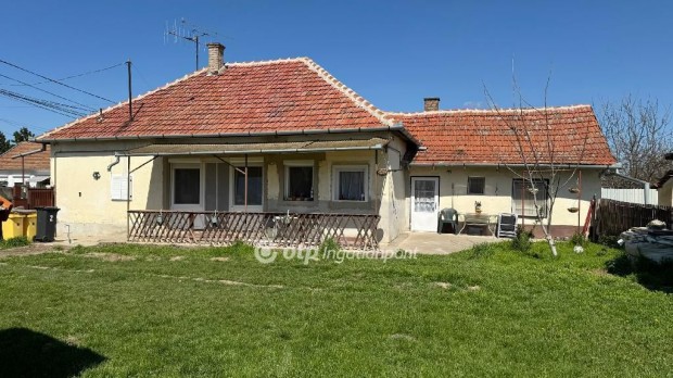 Sarkadi eladó 64 nm-es ház