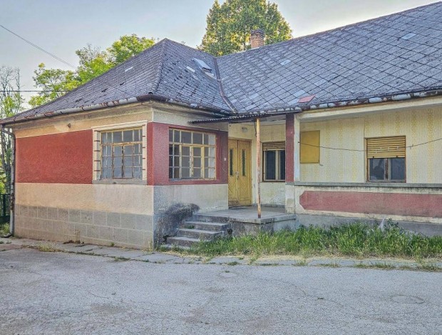 S�rkeresztesi 103 nm-es h�z elad� #5050641