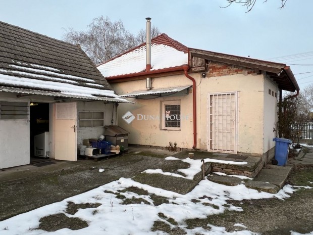 S�rkereszt�r, D�zsa Gy�rgy �ton vend�gl�t�hely/csal�dih�z