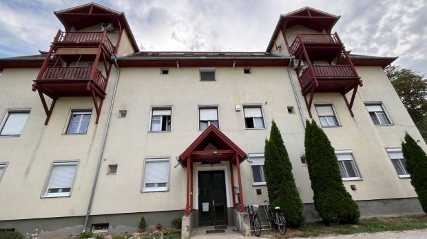 Srmellken panorms, 2 hlszobs nappalis laks elad