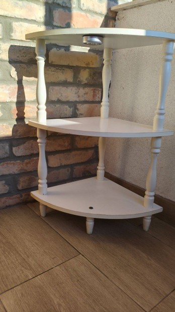 Sarok nyitott polcos szekr�ny