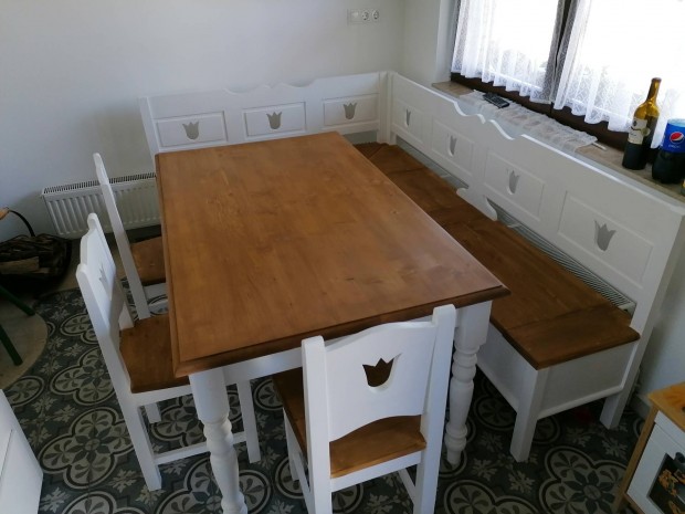 Sarokpad étkező garnitúra, étkező asztal székekkel