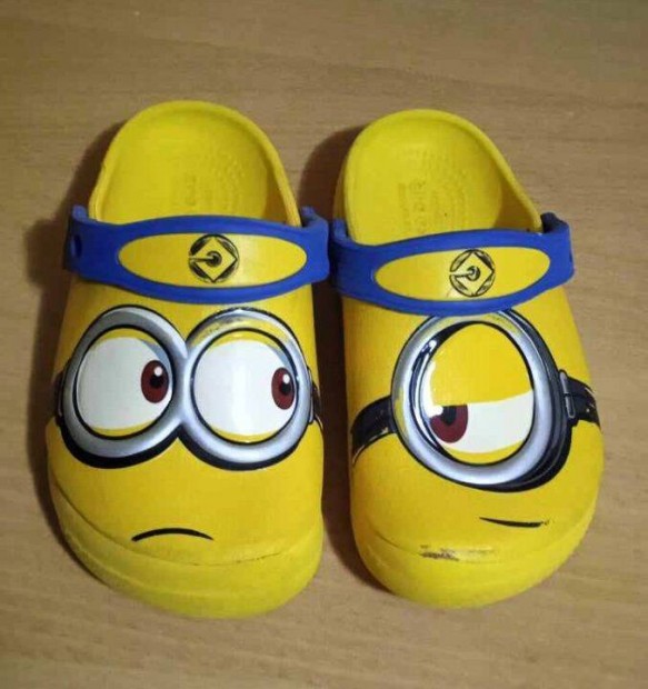 Sarokpntos Papucs Crocsfunlab Minions Clog 204113