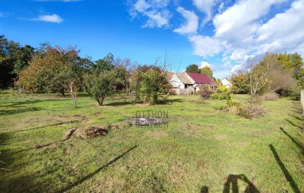 S�rosdi 980 nm-es telek elad�