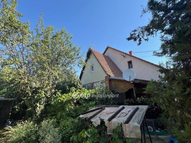 S�rosdi elad� 190 nm-es h�z