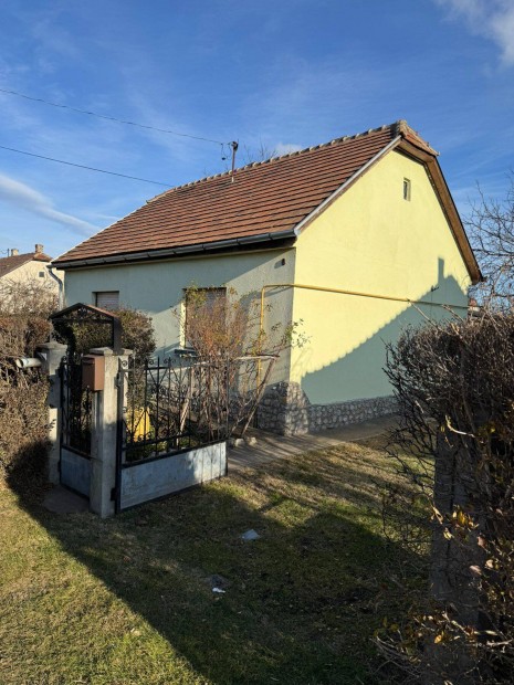 Sárosdon jó állapotú téglaház eladó, falusi Csok- 70-703 9997
