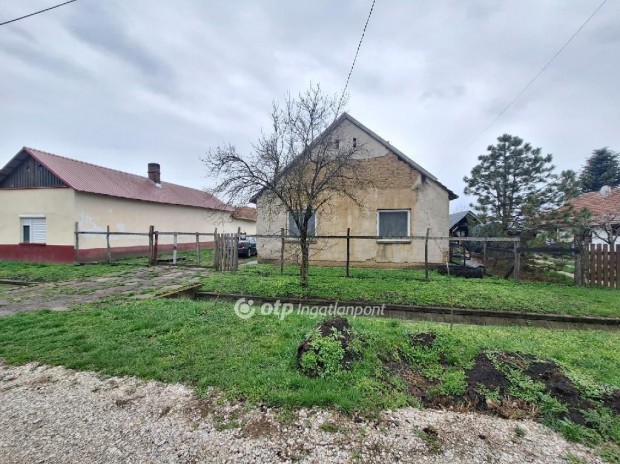 S�rr�tudvarii 62 nm-es h�z elad�