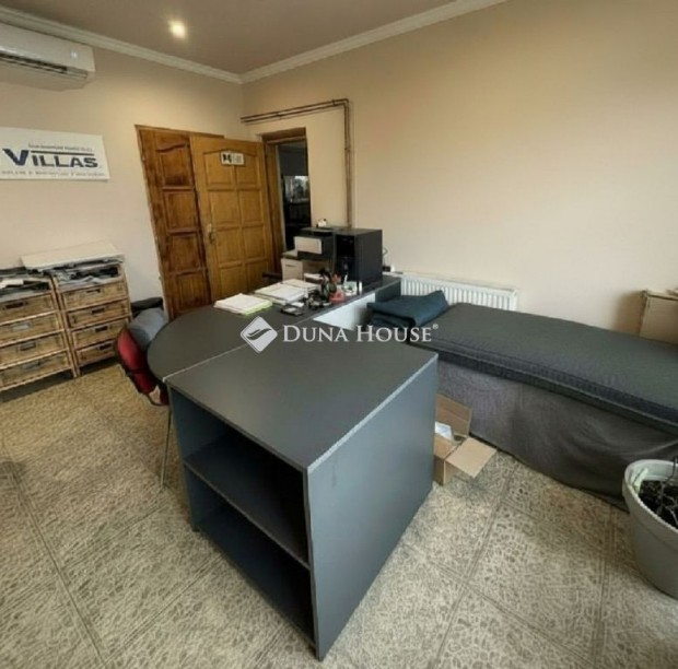 S�rszentmih�ly, 330 m2-es ig�nyesen fel�j�tott csal�dih�z elad�