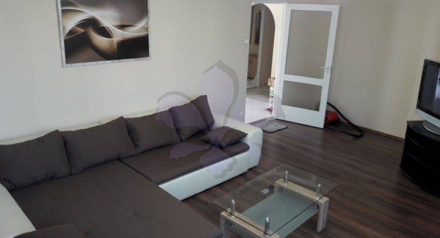 S�rv�ri P�l utc�n lak�s kiad�