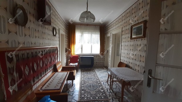 S�rv�ri elad� 110 nm-es h�z