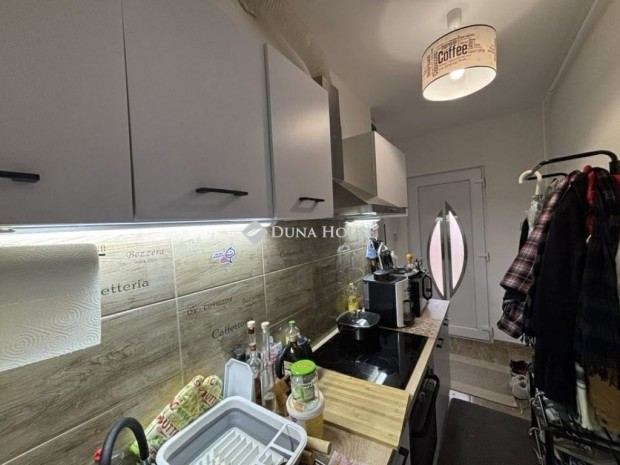 S�rv�ri elad� 45 nm-es lak�s