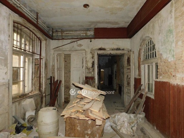 S�sdi 1800 nm-es h�z elad�