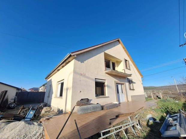 S�sdon csal�di h�z nagy gar�zzsal elad�