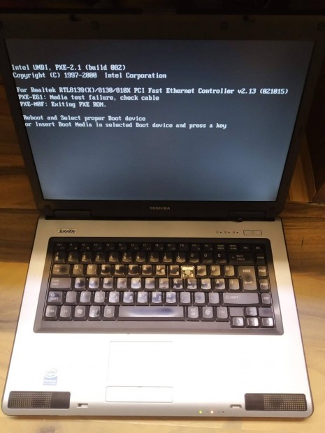 Satellite L40-14F - minden nlkl - Toshiba laptop