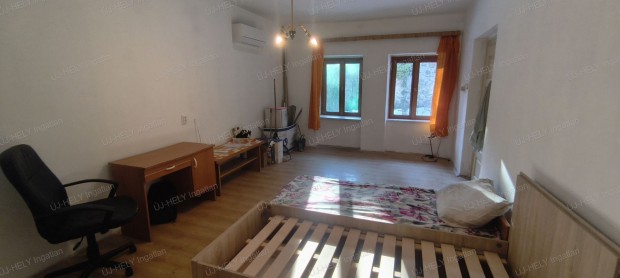 S�toralja�jhely telep�l�sen elad� h�zr�sz