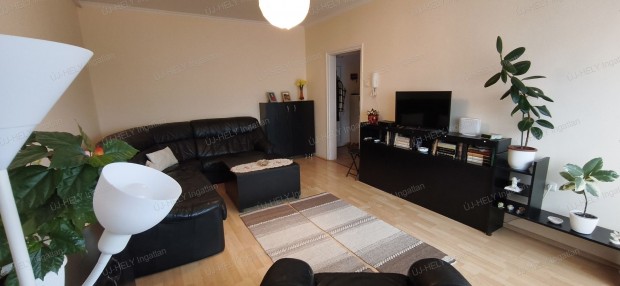 S�toralja�jhelyben kiv�l� �llapot� 2 szob�s lak�s elad�