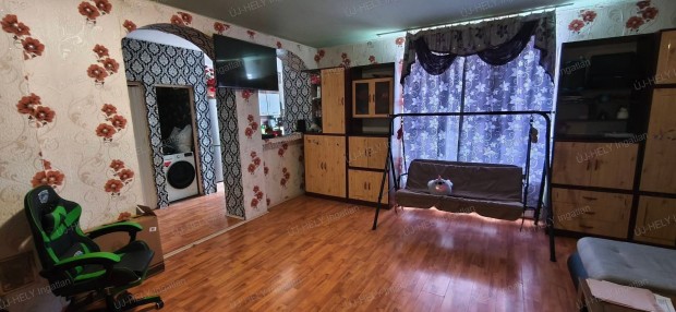 S�toralja�jhelyben �n�ll� udvaros 2 szob�s t�rsash�zi lak�s elad�