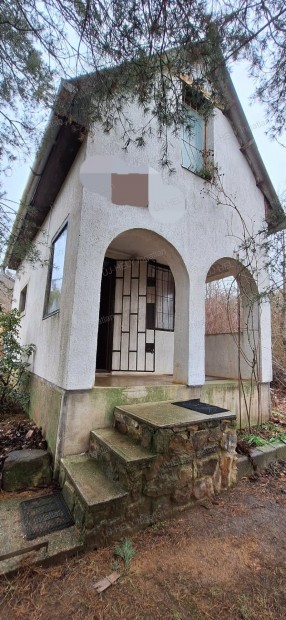 S�toralja�jhelyen  a B�nyi- Hegyen  nyaral� elad�!