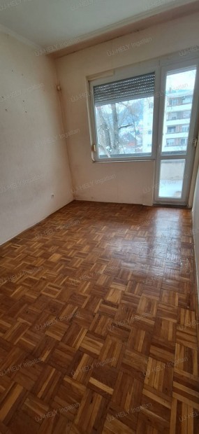 S�toralja�jhelyen elad� 2 szob�s 2.emeleti erk�lyes lak�s!