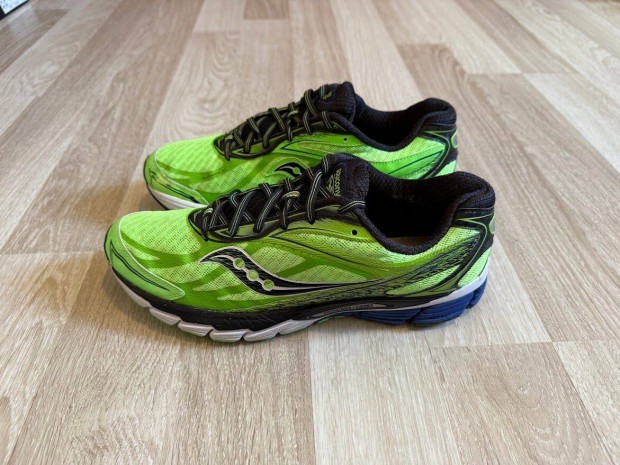 Saucony Ride 8 futócipő 46 -os