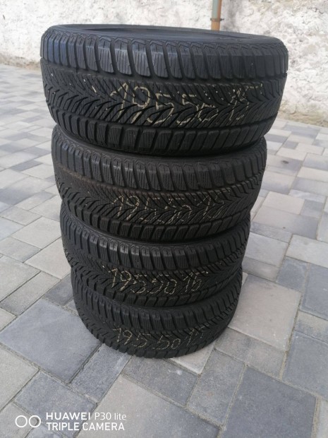 Sava téligumi 195/50R15 eladó!