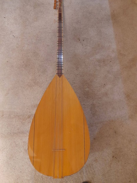 Saz baglama gitr szer