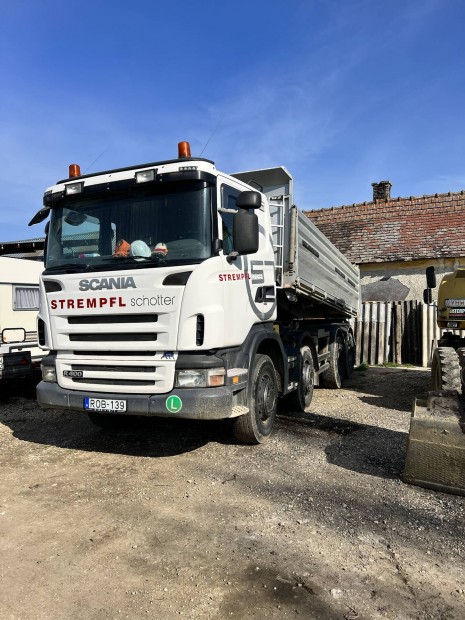 Scania 8x4 3 oldalra billen