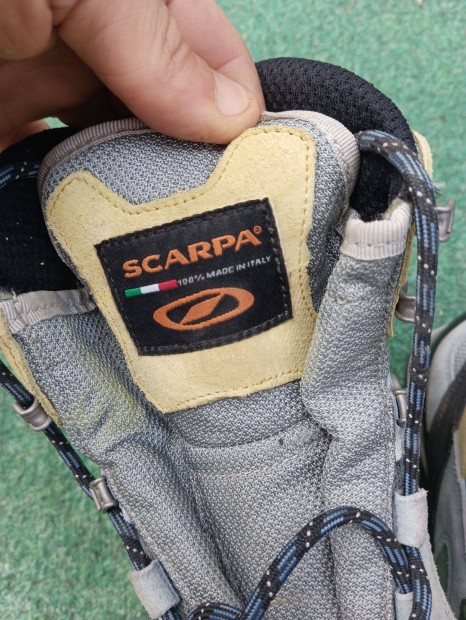 Scarpa tra bakancs 40