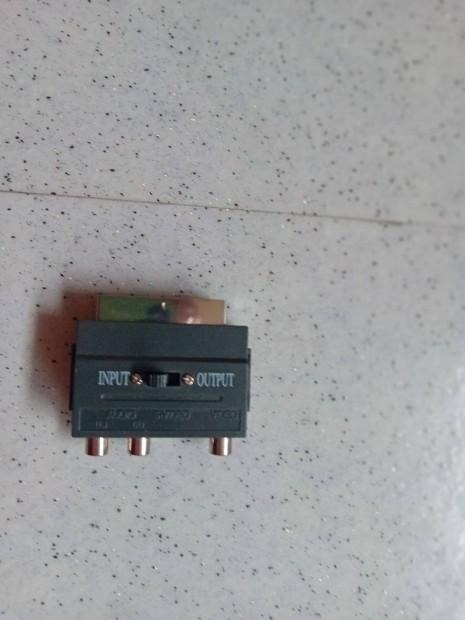 Scart adapter kapcsolhat!