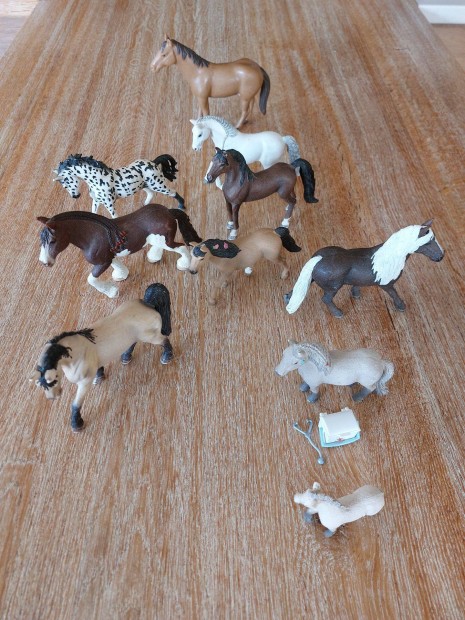 Schleich lovak 9+1Bruder szp llapotban, egyben elad. Igny esetn p