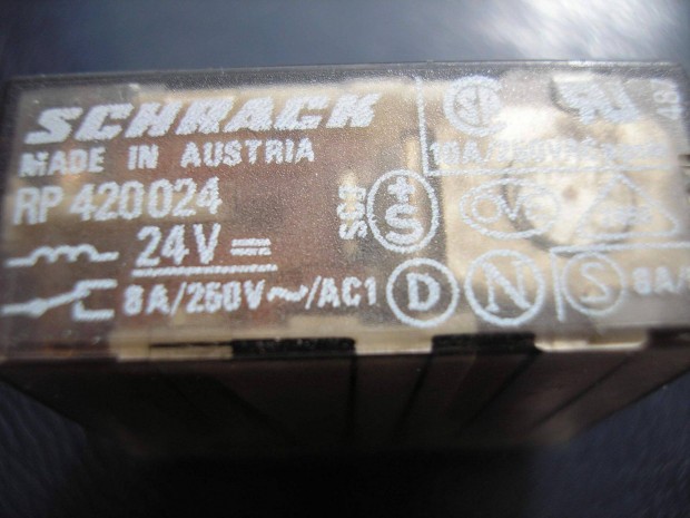 Schrack rel , RP 42002 24 V DC , 8 A , kett morze ,j