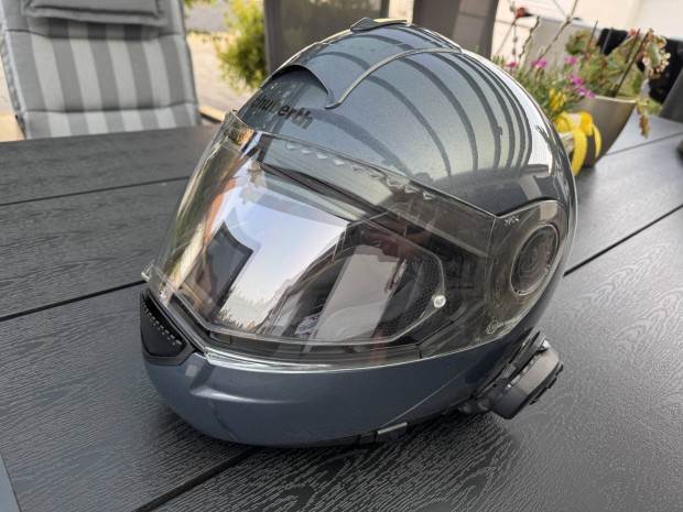 Schuberth C3 M-es méret, Sena 10S kommunikációval