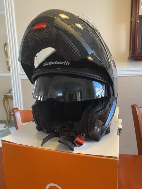 Schuberth C3 felnyithat napellenzs motoros sisak 58-as mret