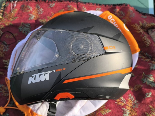 Schuberth C4 KTM sisak buk�sisak L/59