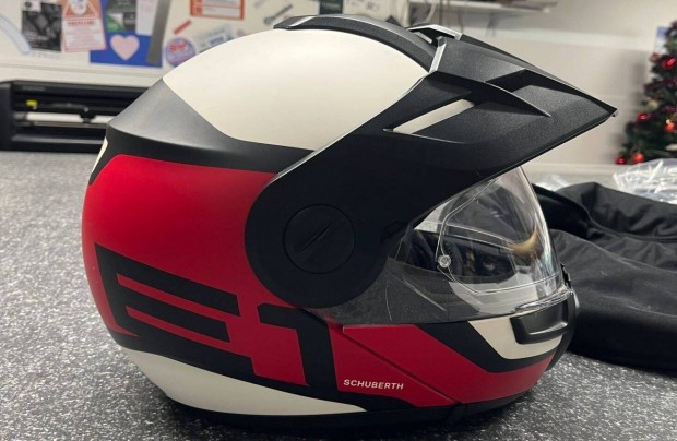 Schuberth E1 / C3 felnyithat� buk�sisak (57) M-es