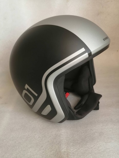 Schuberth O1 jetsisak szép állapotban 54-55 méret