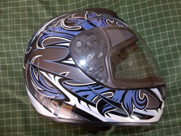 Schuberth R1 zárt bukósisak bélés nélkül 56/57 méret napszemüveges