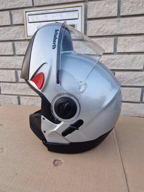 Schuberth állból felnyíló sisak szép állapotban
