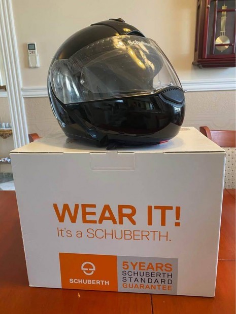 Schuberth felnyitható napellenzős motoros sisak