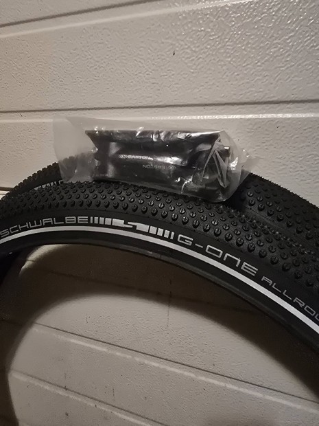 Schwalbe G-one stucnival Hevesi Gusztv rnak.